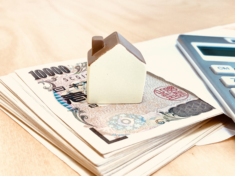 注文住宅はコストが掛かる札束のイメージ写真