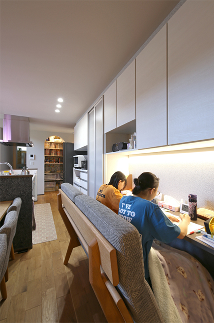 子どもが賢くなる間取りを考えたらこうなりました 
ー動きにムダのない動線設計の家ー