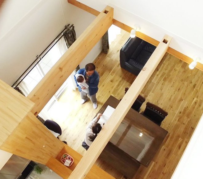 地下シアタールームのある家