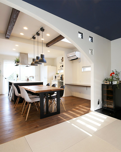 2つのテラスがある家