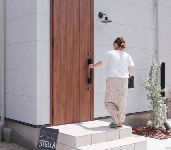 地下サロンのある家