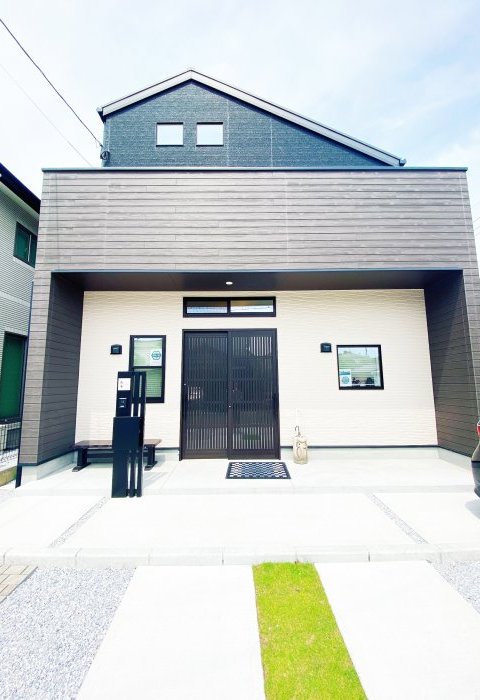 自由設計が“町家”の佇まいを再現した店舗併用住宅