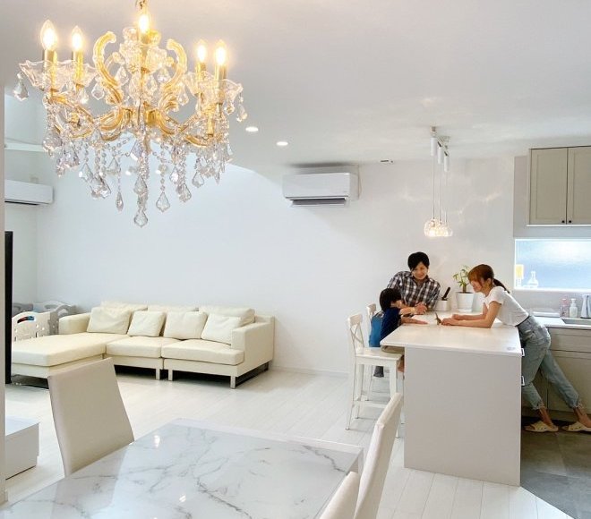 ご夫婦のこだわりがすべて実現した“インナーガレージがあるホワイトハウス”