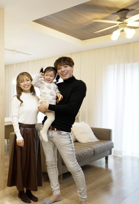 おしゃれキッチンの横に大きな鏡の洗面スペース!
完全自由設計が叶えた、快適さと暮らしやすさ