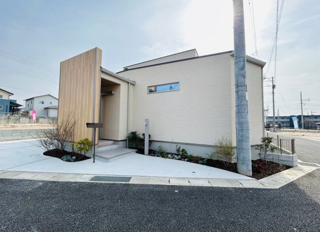 \モデルハウス2棟同時公開中/